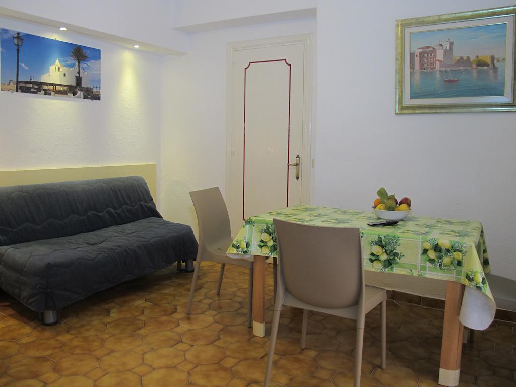 Aparthotel Villa Marinu Forio  Room photo